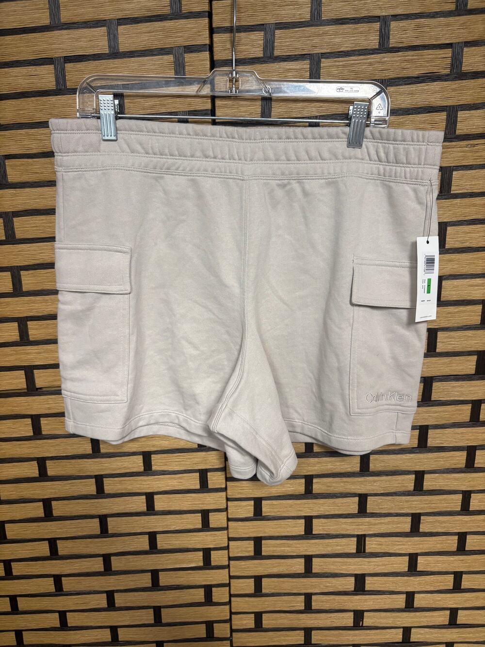 Calvin Klein Tan Cargo Shorts Size Large